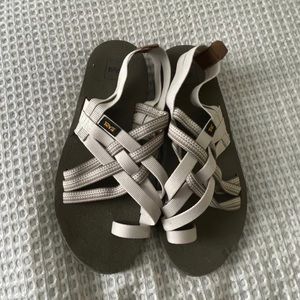 Women’s Tevas